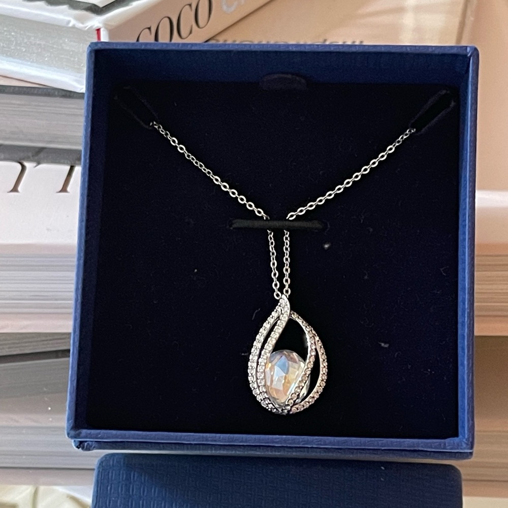 Swarovski Necklace with pendant in box